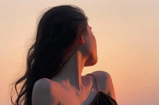 LPL耍大牌第一人诞生Kanavi黑历史再次曝光训练赛无视队友吃外卖